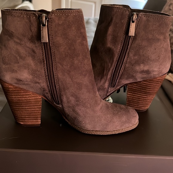 Vince camuto size 7 - Picture 4 of 4